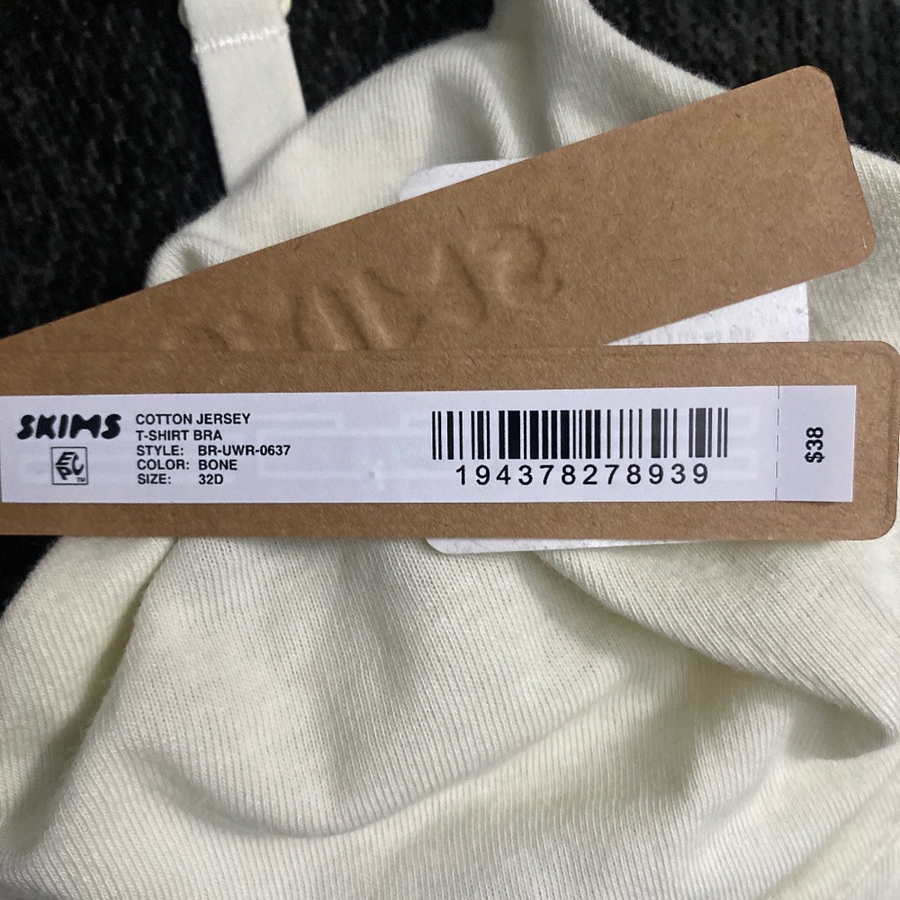 SKIMS Bra brand new with tags